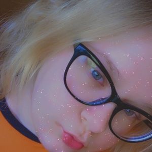 Meet your Posher, Katelyn